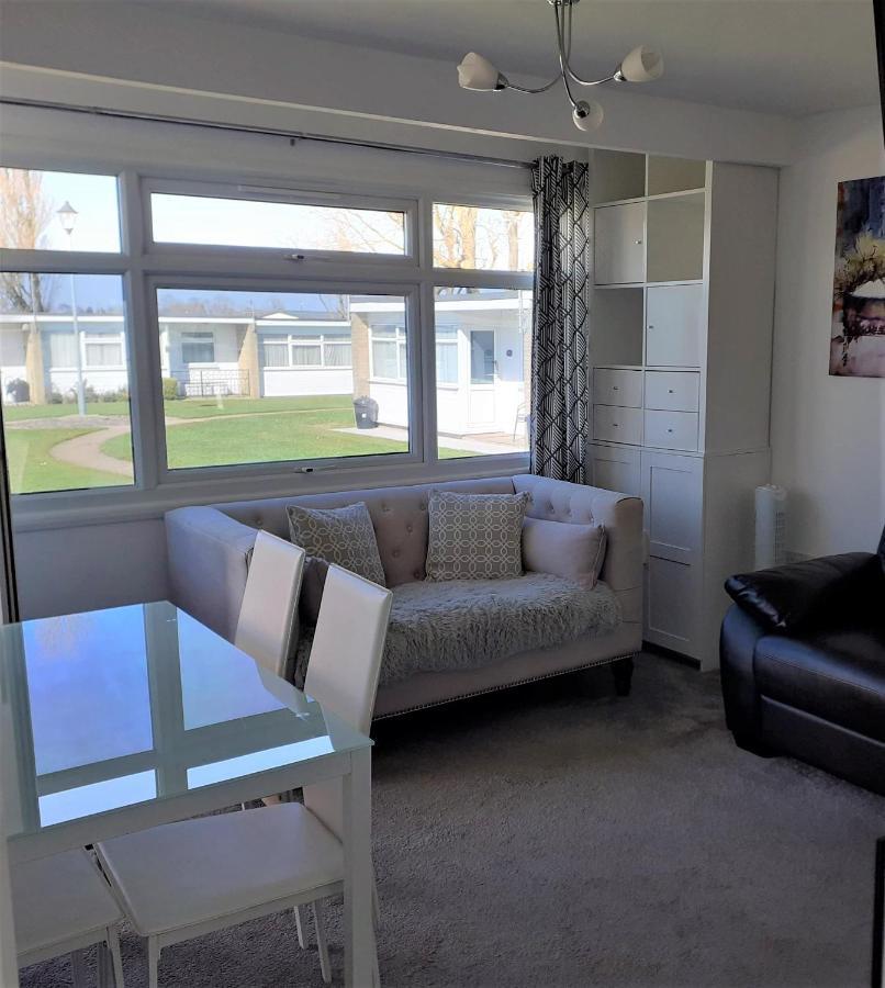 Fabulous 2 Bedroom Dog Friendly Chalet 5 Min Walk To Beach, Nr Gt Yarmouth & Norfolk Broads Scratby Bagian luar foto